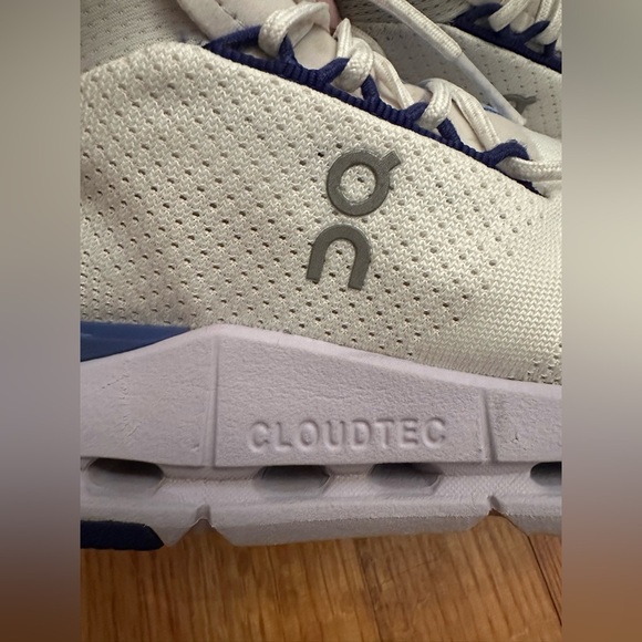 On Cloud Womens Cloudnova size 7W Undyed-White Heather - Picture 11 of 16